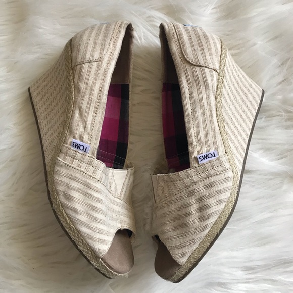 TOMS wedge sandals - Picture 1 of 5
